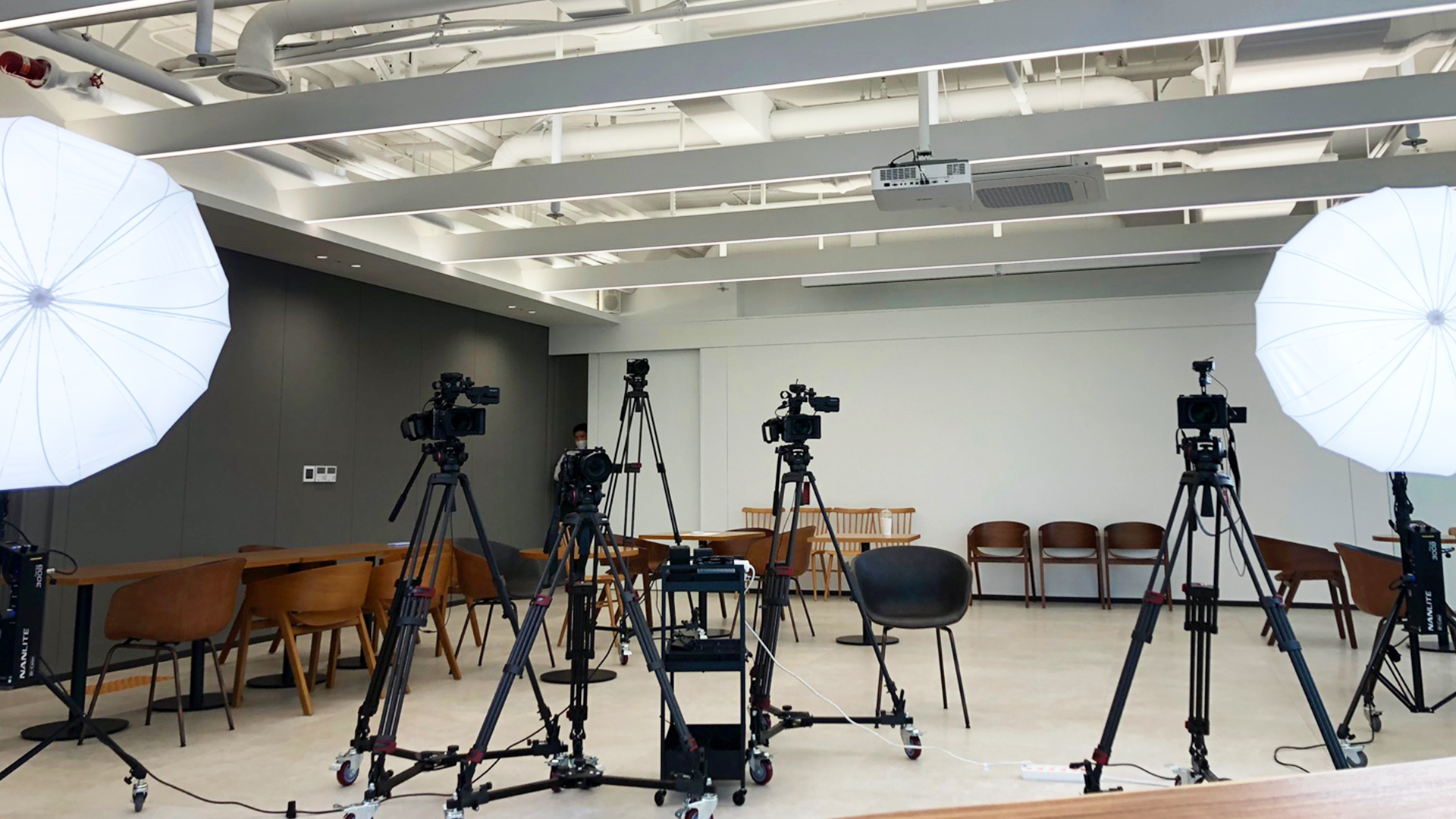 210512–2 210512–2